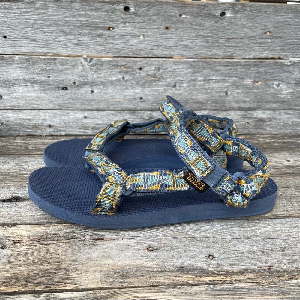 Teva Original Universal Strappy Sandal
Women’s size 9
